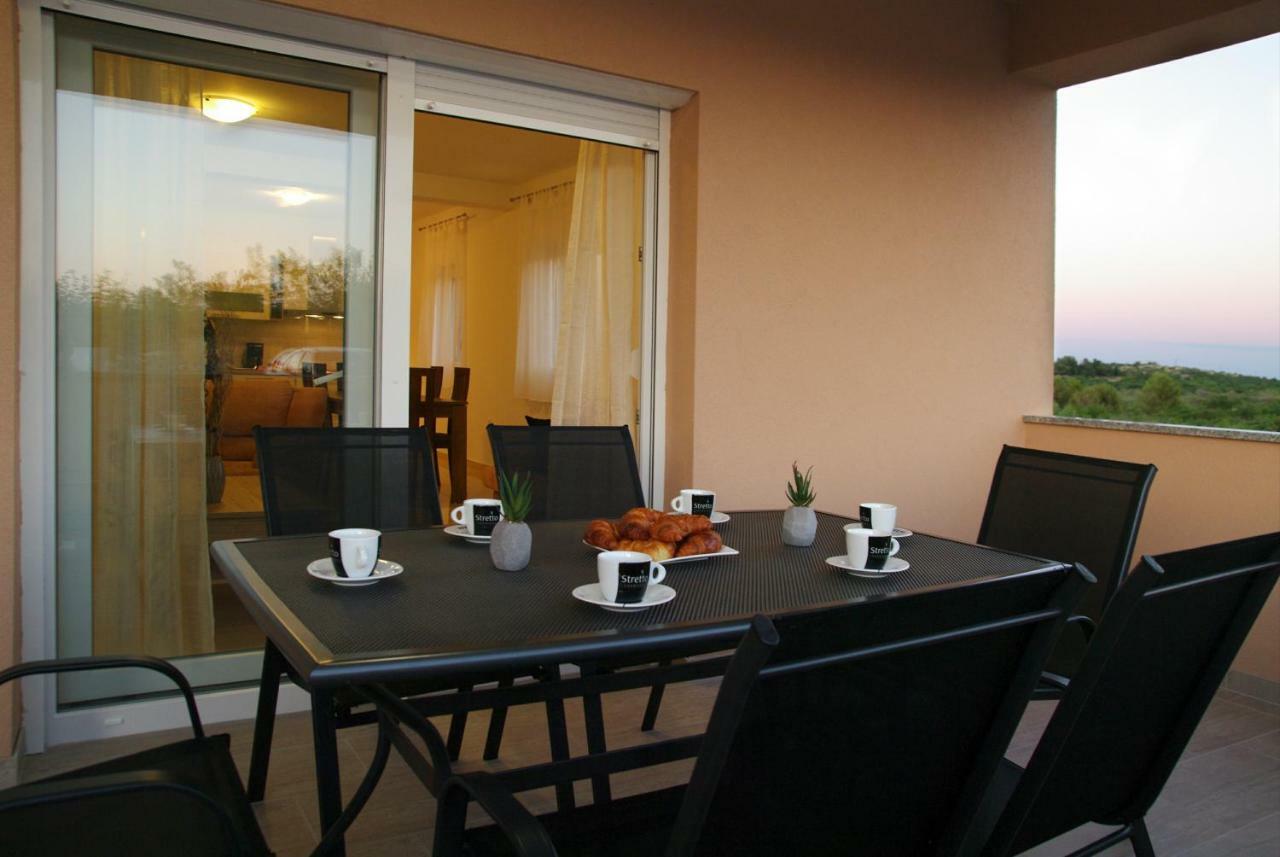 Holiday Home Luka Zadar Buitenkant foto