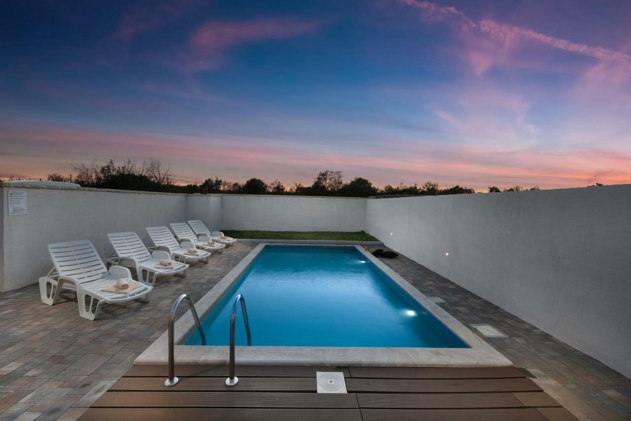 Holiday Home Luka Zadar Buitenkant foto