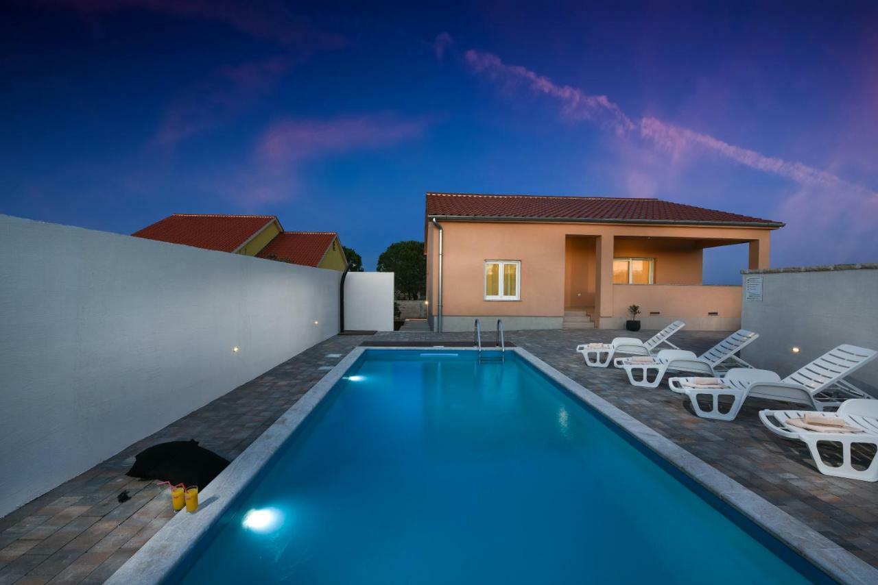 Holiday Home Luka Zadar Buitenkant foto
