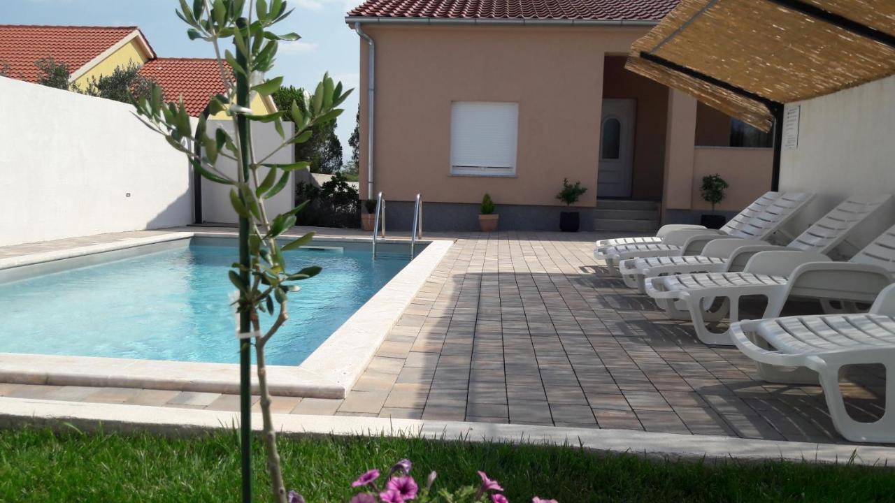Holiday Home Luka Zadar Buitenkant foto